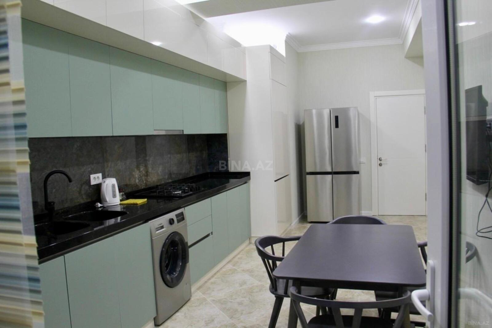 4 otaqlı Yeni tikili, Elmlər Akademiyası m., Bakı
