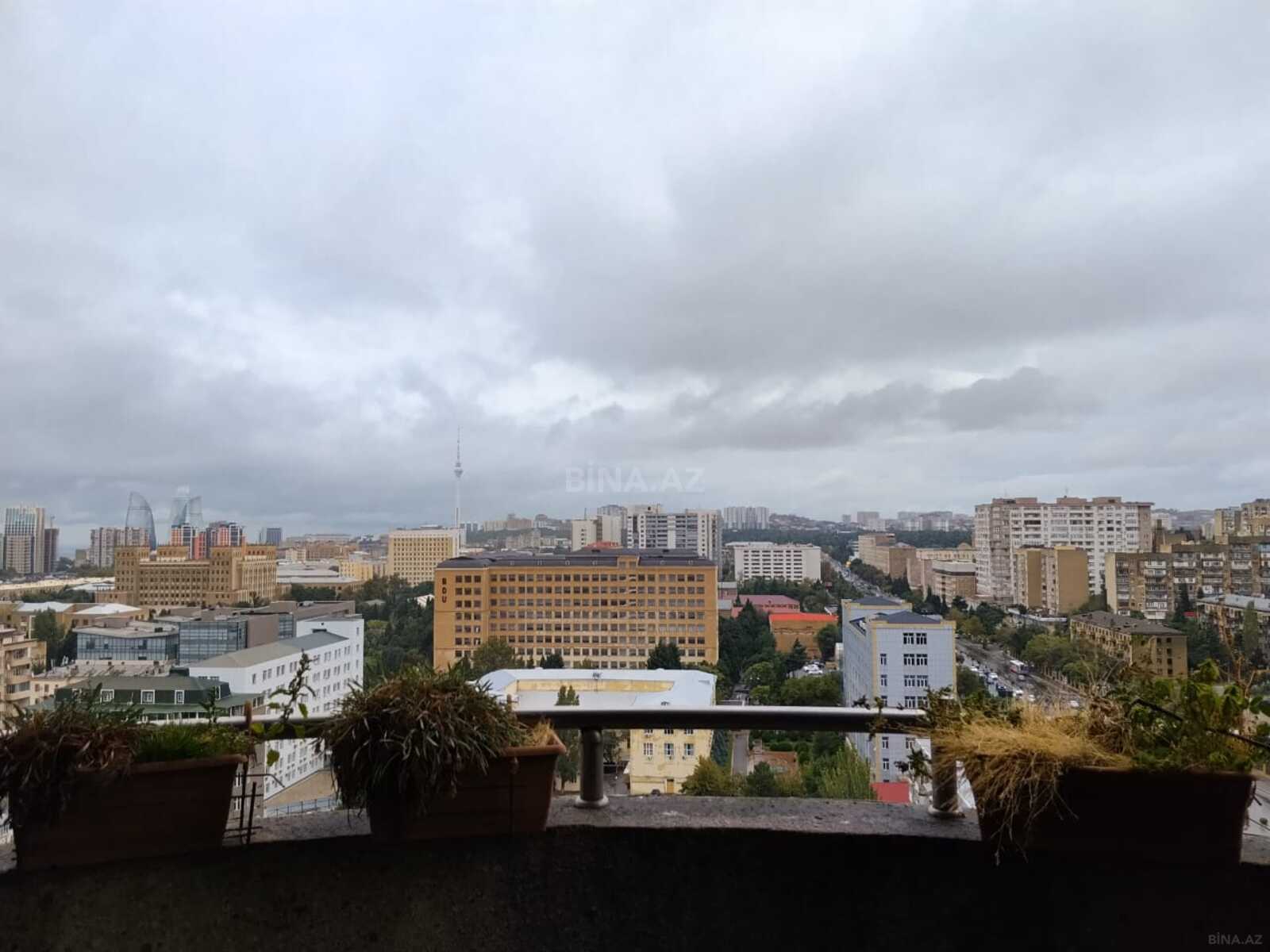 5 otaqlı Yeni tikili, Elmlər Akademiyası m., Bakı
