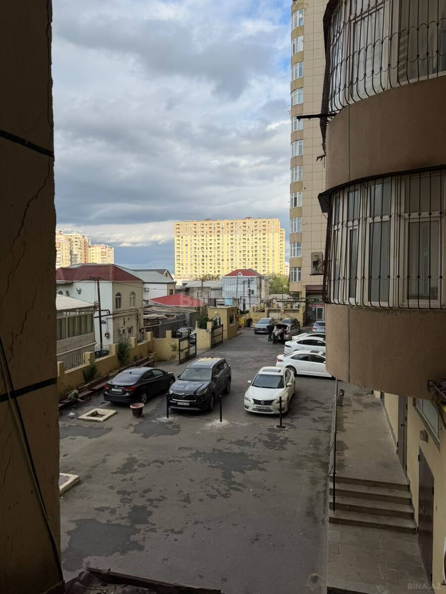 3 otaqlı Yeni tikili, İnşaatçılar m., Bakı