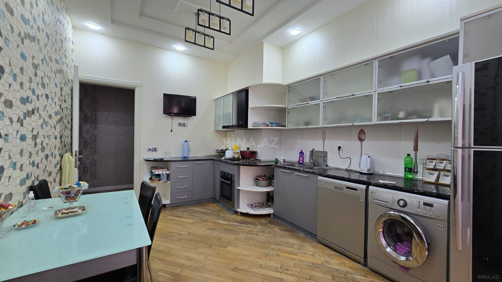 3 otaqlı Yeni tikili, 8 Noyabr m., Bakı