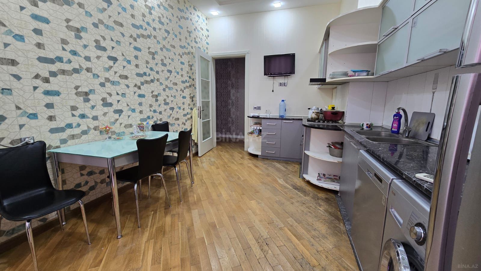 3 otaqlı Yeni tikili, 8 Noyabr m., Bakı