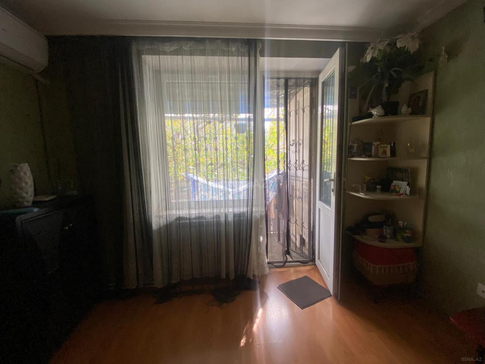 3 otaqlı Köhnə tikili, İnşaatçılar m., Bakı