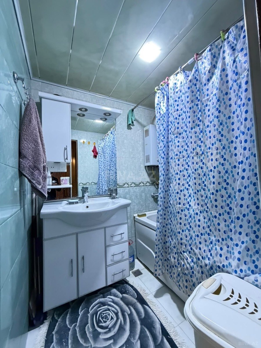 3 otaqlı Köhnə tikili, 8 Noyabr m., Bakı