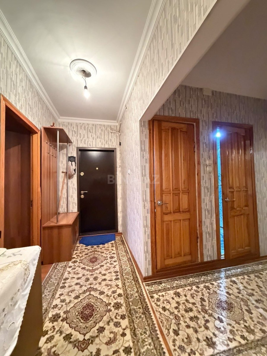 3 otaqlı Köhnə tikili, 8 Noyabr m., Bakı