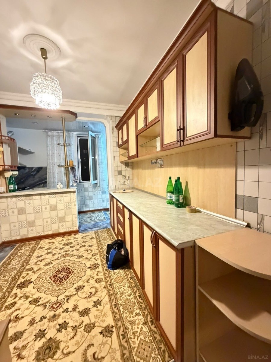3 otaqlı Köhnə tikili, 8 Noyabr m., Bakı