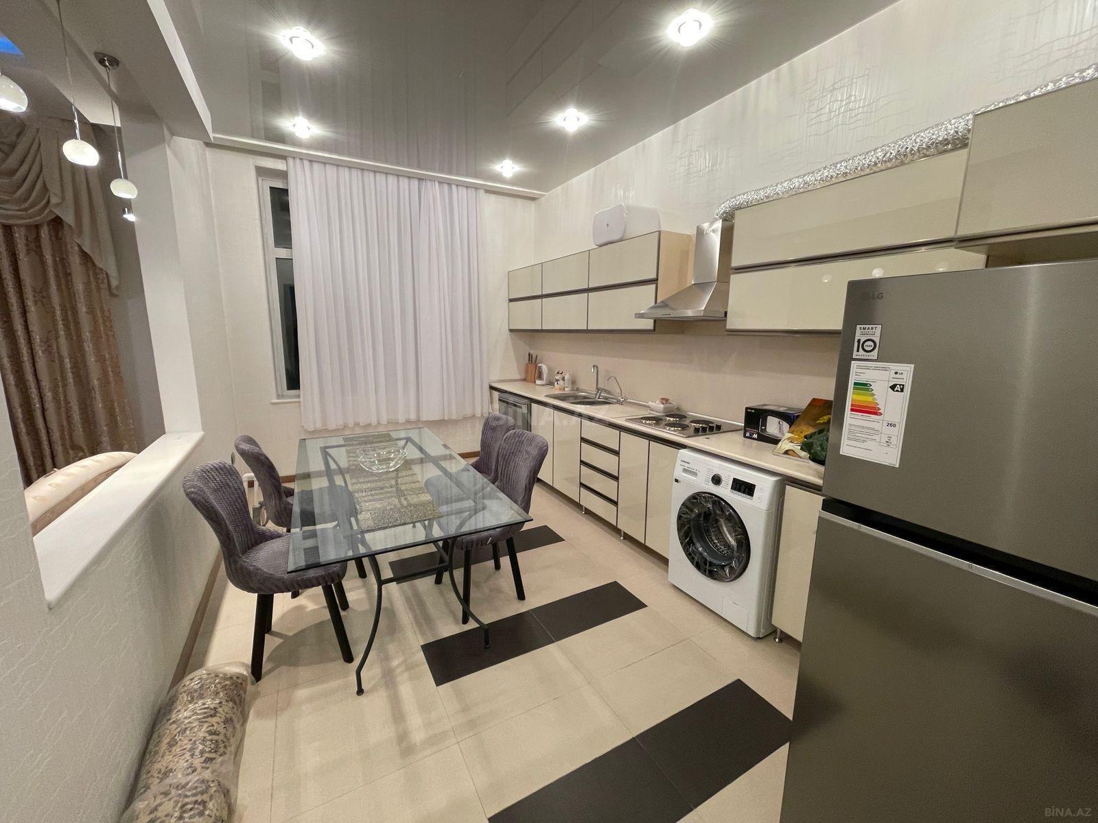 3 otaqlı Yeni tikili, 8 Noyabr m., Bakı