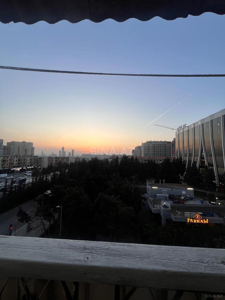 1 otaqlı Köhnə tikili, Qara Qarayev m., Bakı