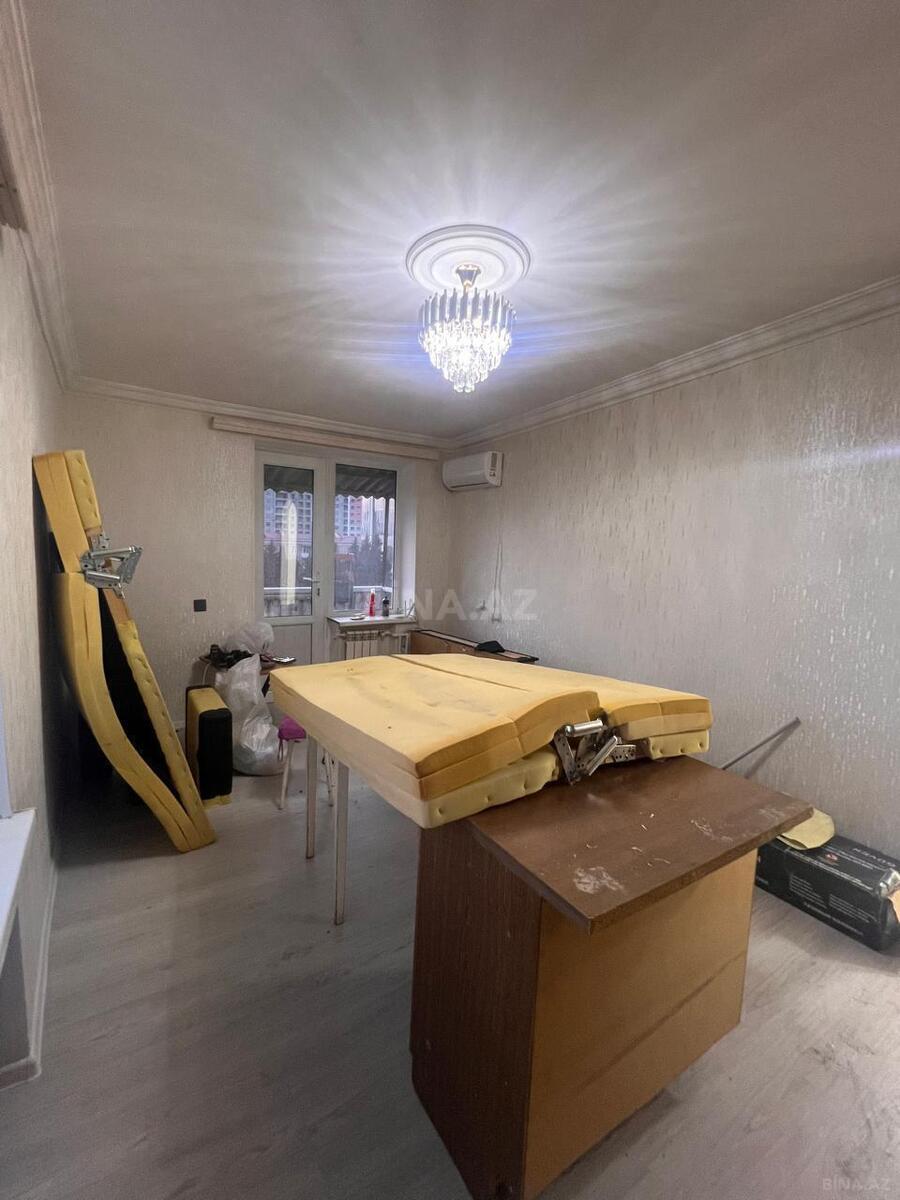 1 otaqlı Köhnə tikili, Qara Qarayev m., Bakı