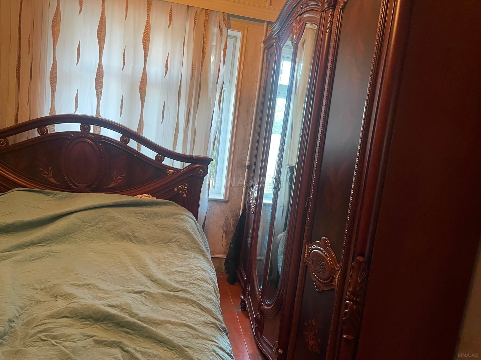3 otaqlı Köhnə tikili, Bakıxanov q., Bakı