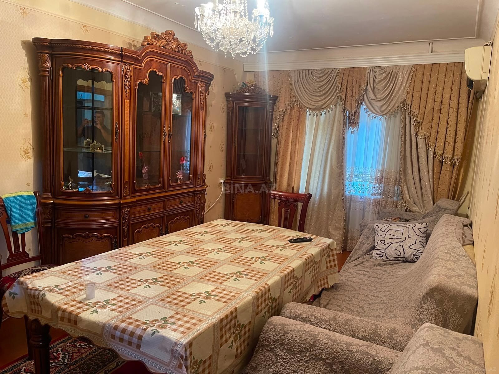 3 otaqlı Köhnə tikili, Bakıxanov q., Bakı