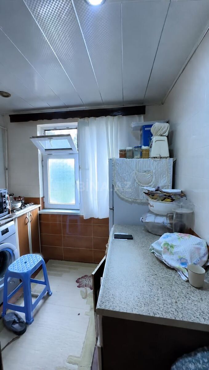 2 otaqlı Köhnə tikili, Neftçilər m., Bakı