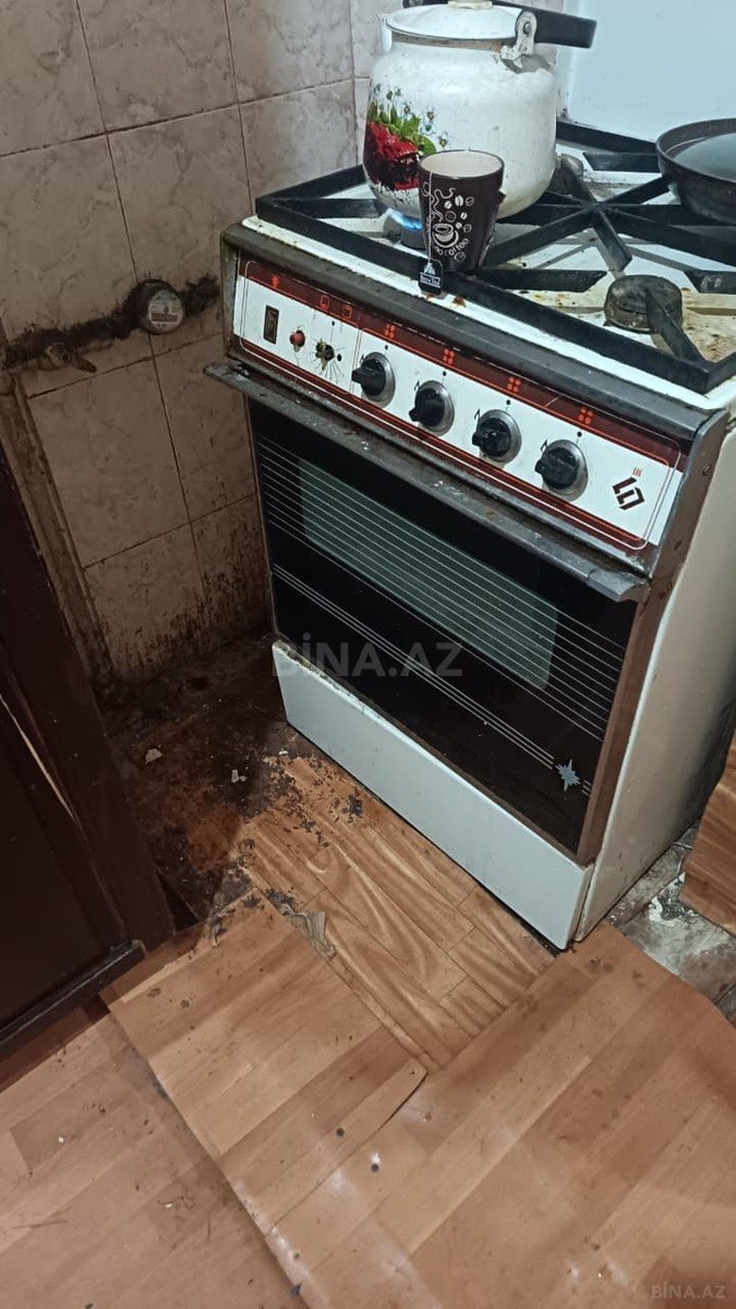 2 otaqlı Köhnə tikili, Elmlər Akademiyası m., Bakı