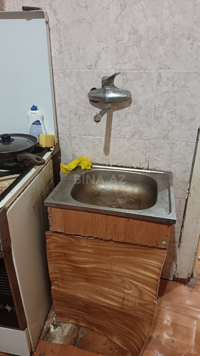 2 otaqlı Köhnə tikili, Elmlər Akademiyası m., Bakı