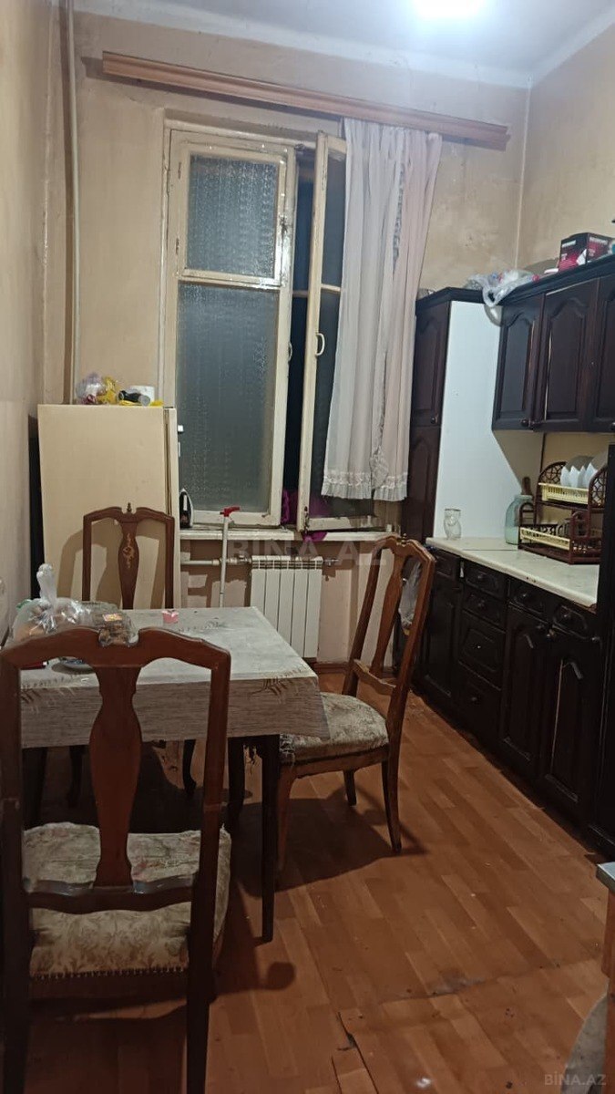 2 otaqlı Köhnə tikili, Elmlər Akademiyası m., Bakı