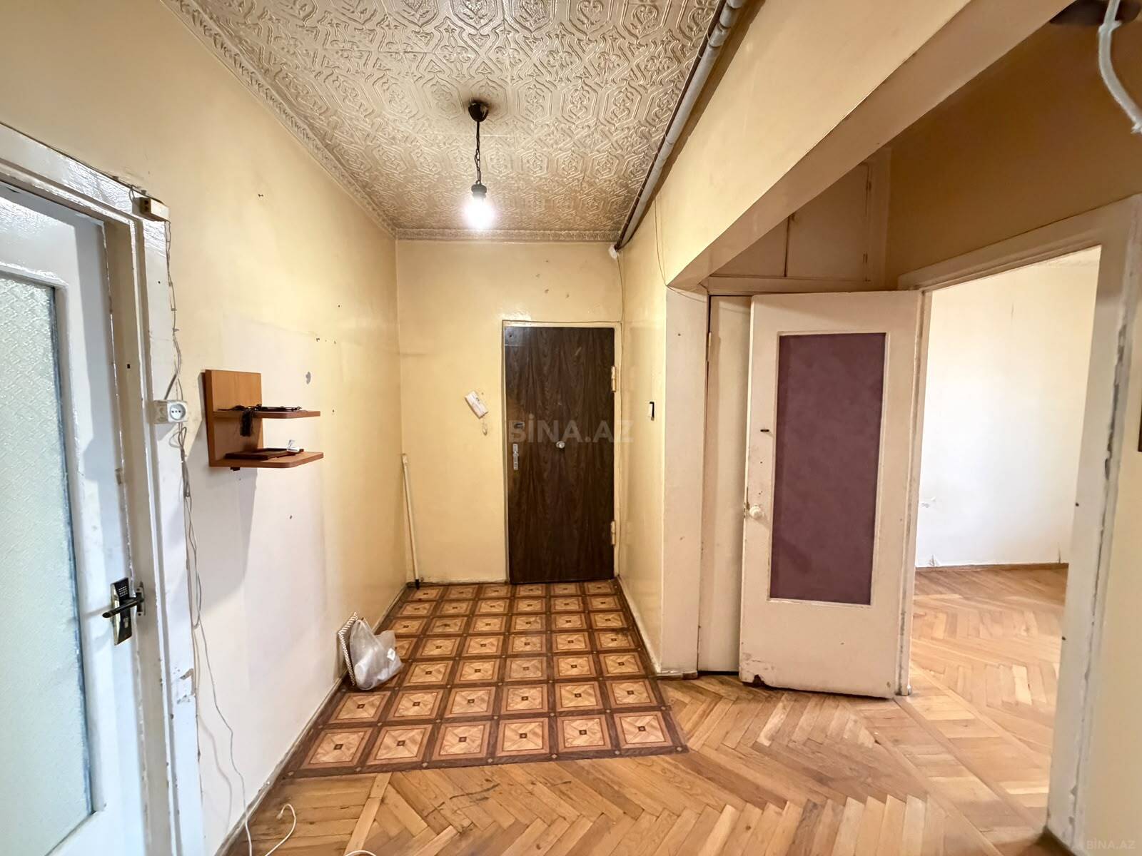 3 otaqlı Köhnə tikili, Neftçilər m., Bakı