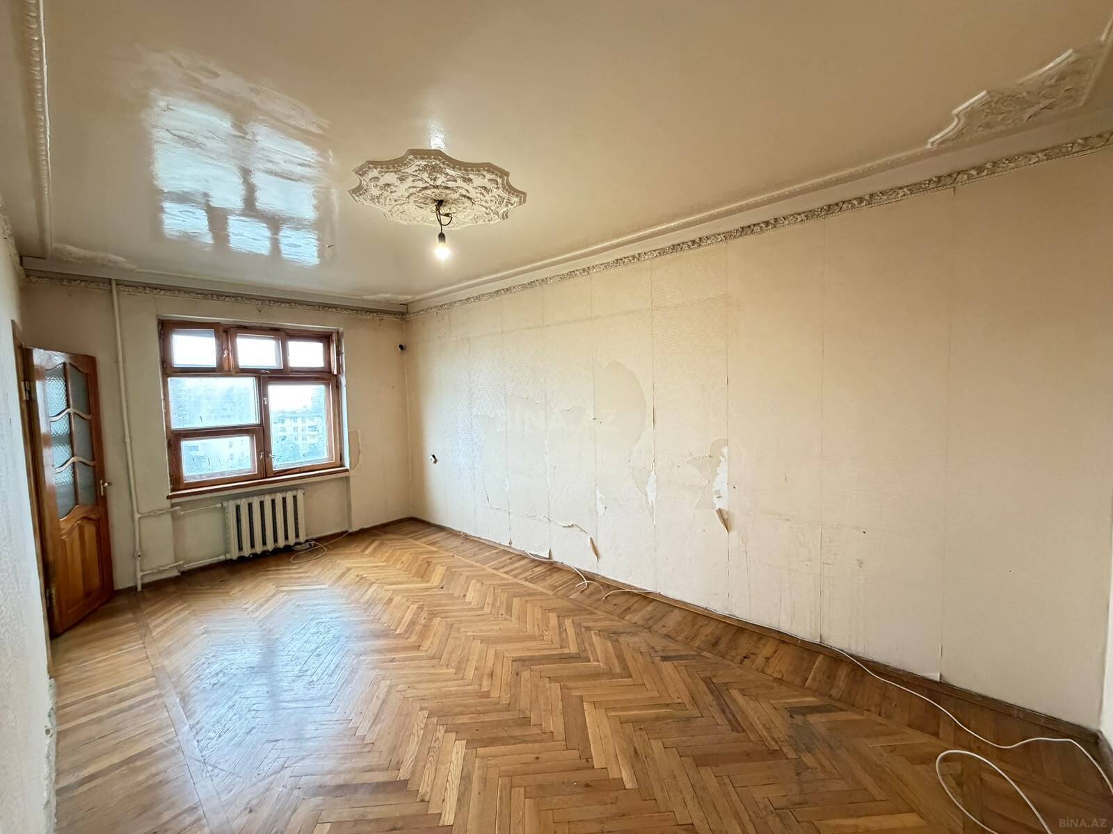 3 otaqlı Köhnə tikili, Neftçilər m., Bakı