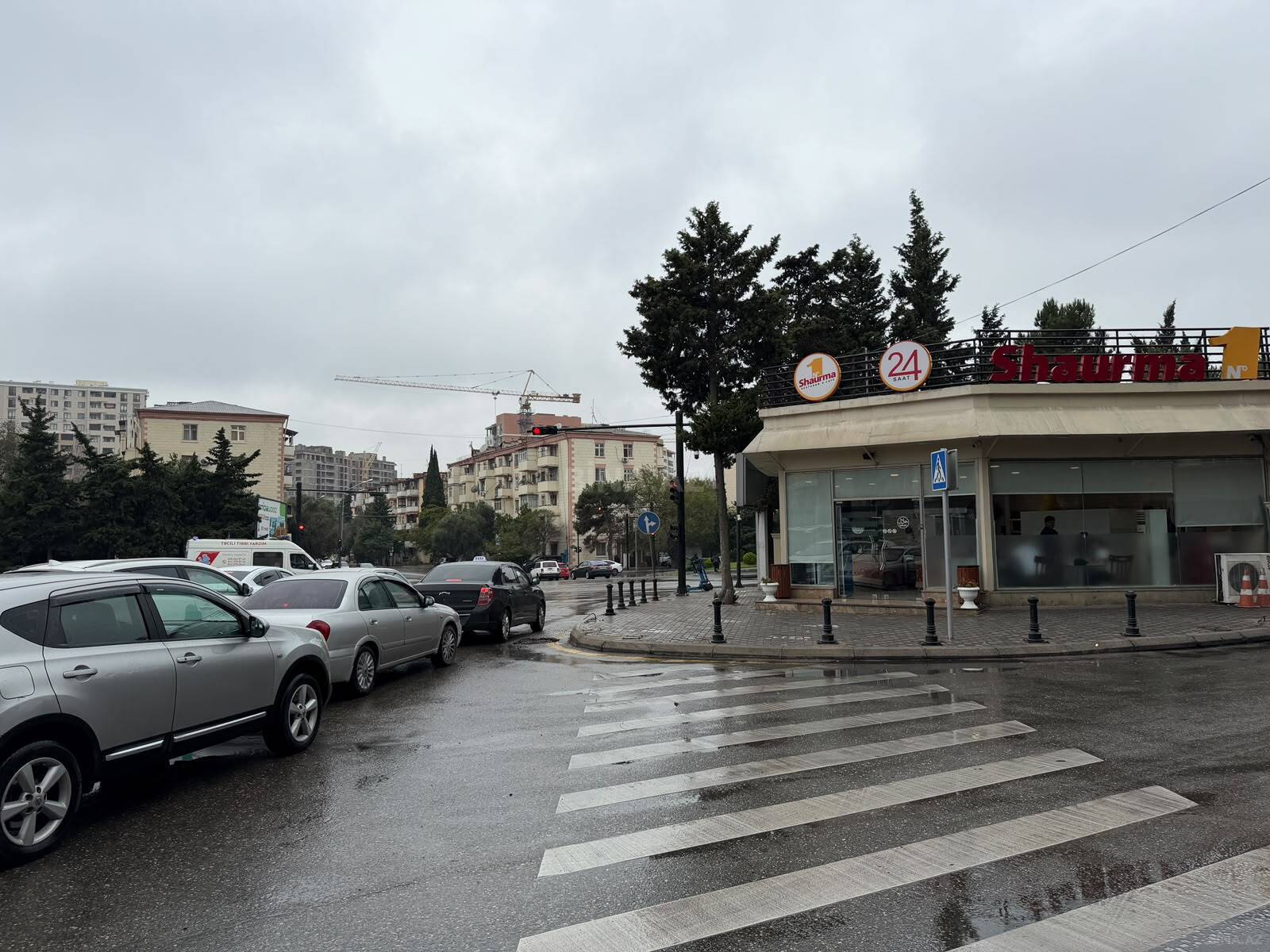 3 otaqlı Köhnə tikili, Neftçilər m., Bakı