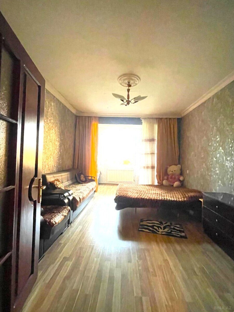 4 otaqlı Köhnə tikili, Xalqlar Dostluğu m., Bakı