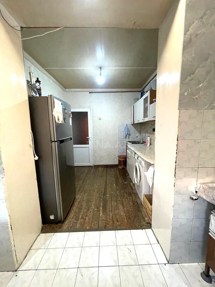 4 otaqlı Köhnə tikili, Xalqlar Dostluğu m., Bakı