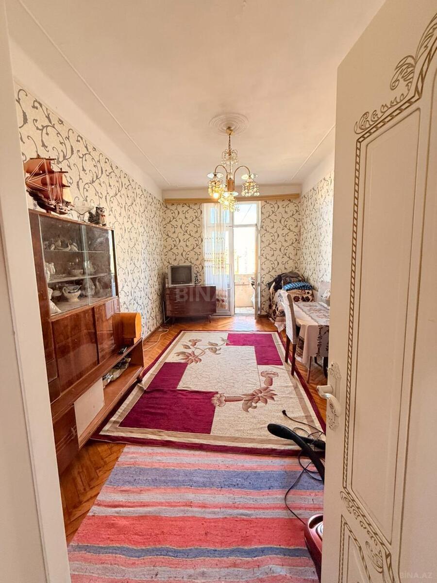 3 otaqlı Köhnə tikili, Nizami m., Bakı