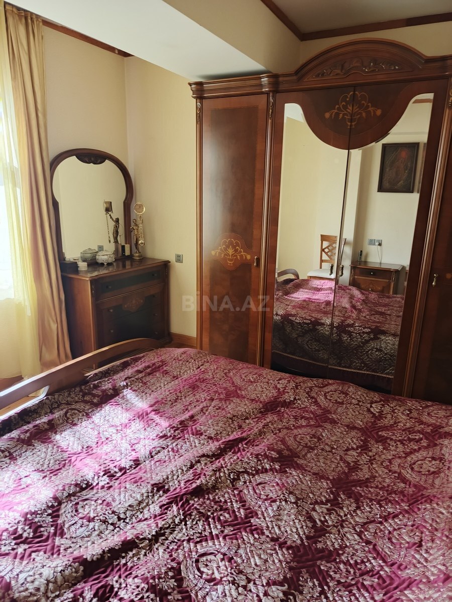 3 otaqlı Köhnə tikili, 28 May m., Bakı