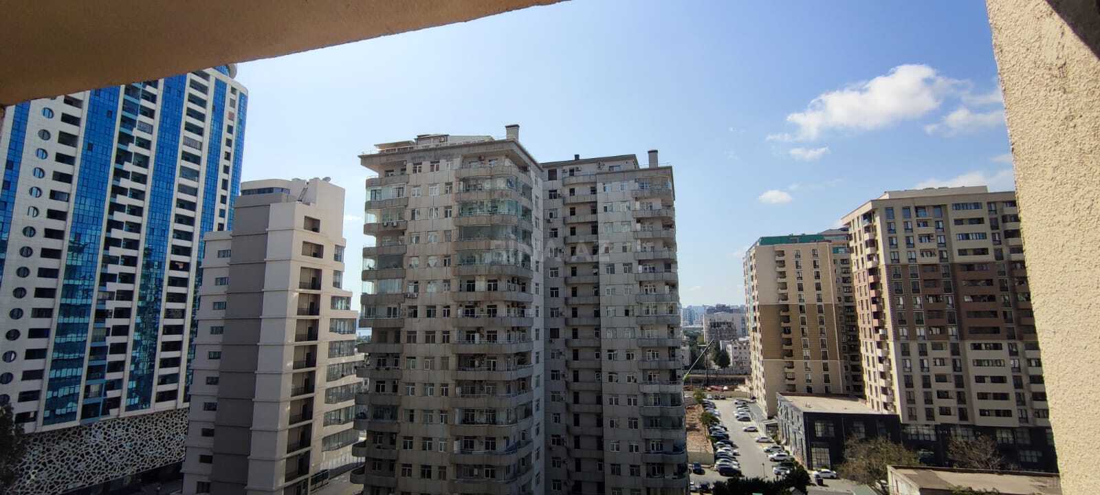 4 otaqlı Yeni tikili, Şah İsmayıl Xətai m., Bakı