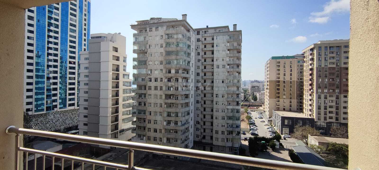 4 otaqlı Yeni tikili, Şah İsmayıl Xətai m., Bakı