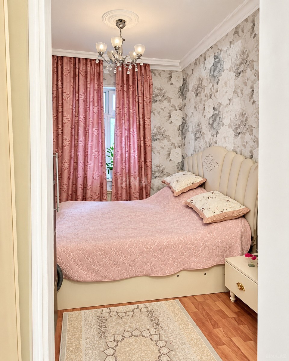3 otaqlı Köhnə tikili, Memar Əcəmi m., Bakı