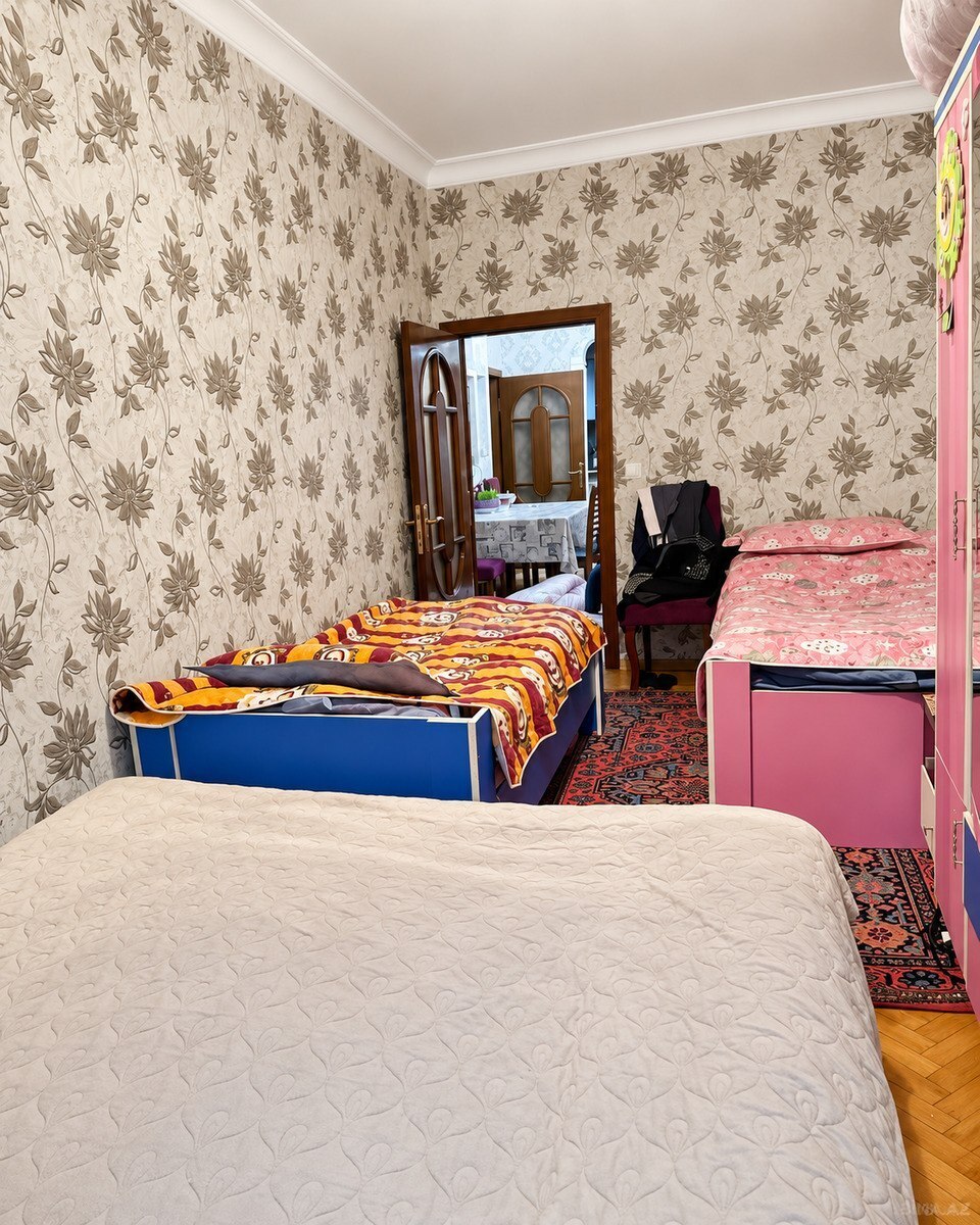 3 otaqlı Köhnə tikili, Memar Əcəmi m., Bakı