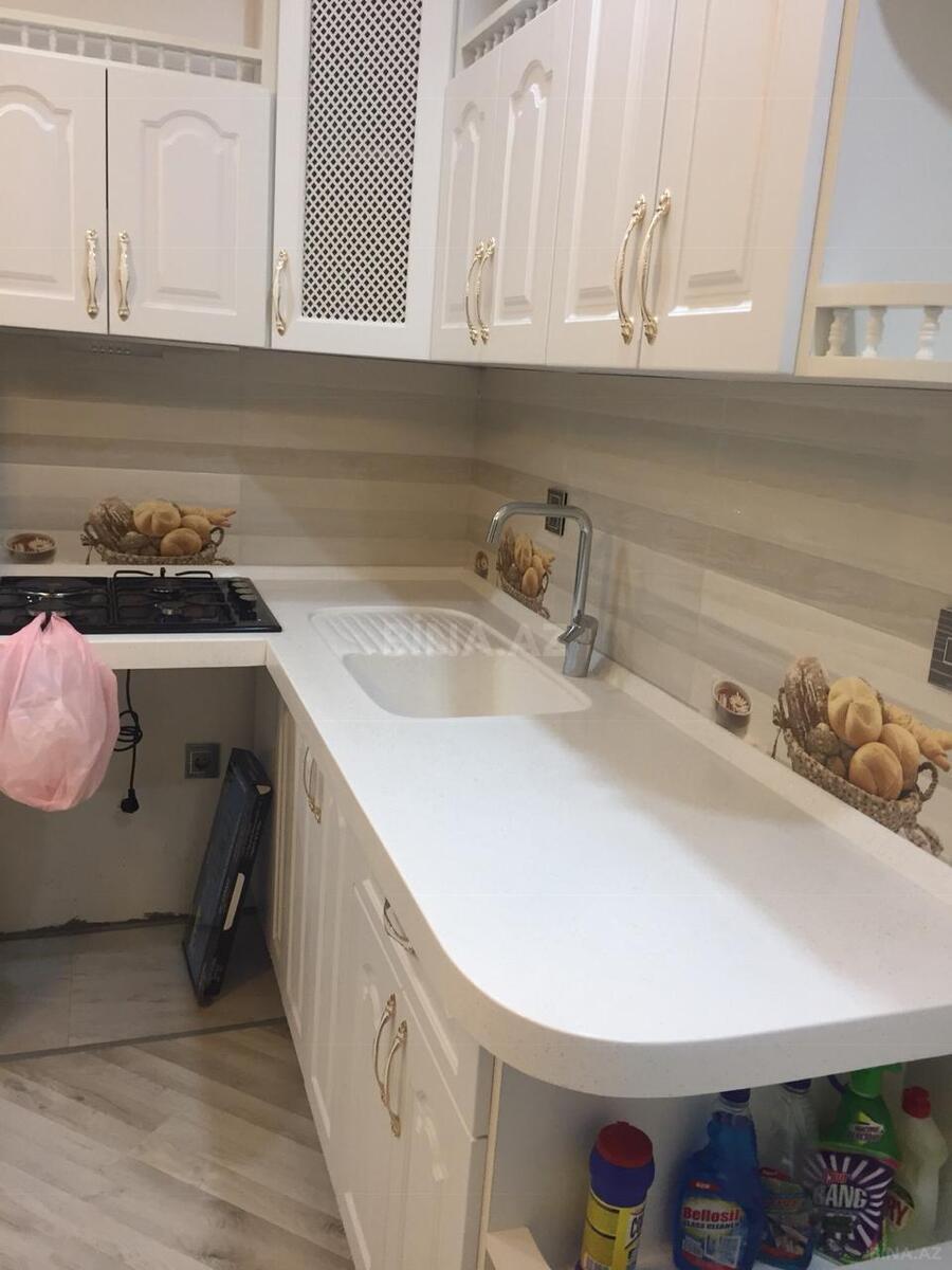 2 otaqlı Köhnə tikili, Memar Əcəmi m., Bakı