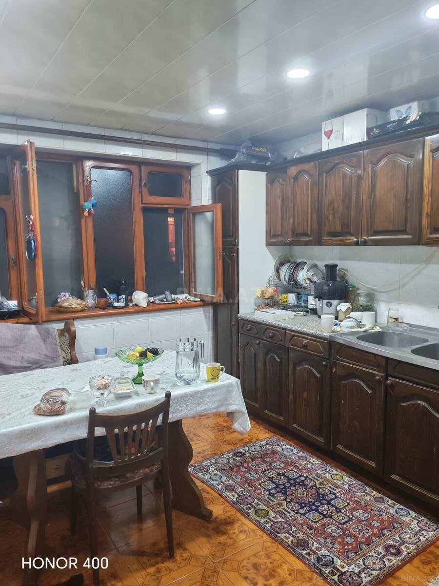3 otaqlı Köhnə tikili, Nəsimi r., Bakı