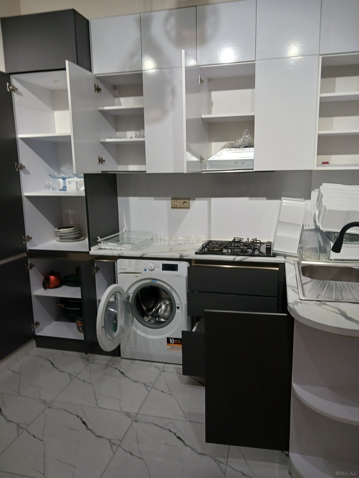 2 otaqlı Yeni tikili, Neftçilər m., Bakı