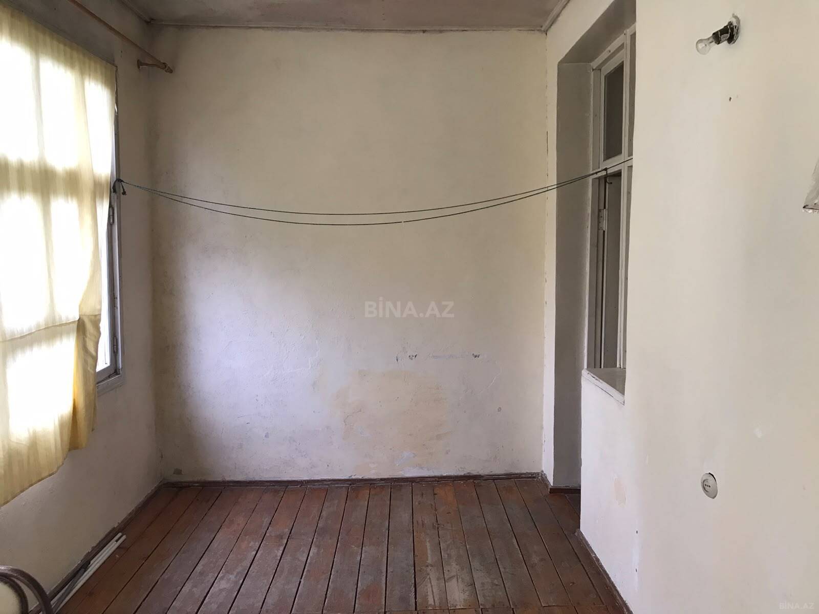 3 otaqlı Köhnə tikili, Neftçilər m., Bakı
