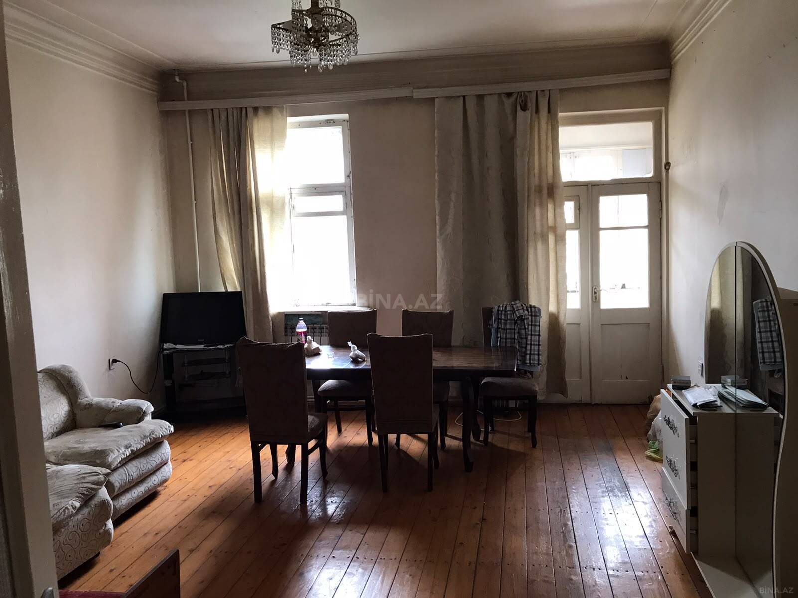 3 otaqlı Köhnə tikili, Neftçilər m., Bakı