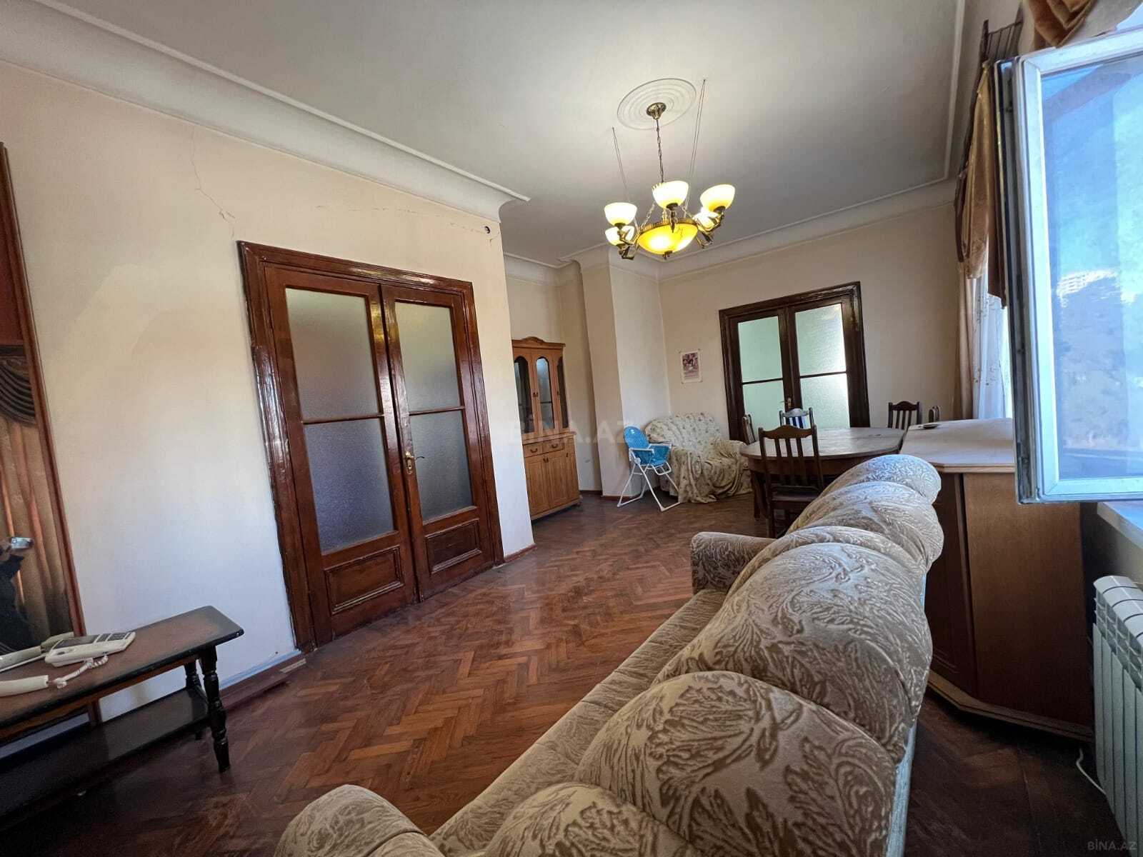 3 otaqlı Köhnə tikili, Nəsimi r., Bakı