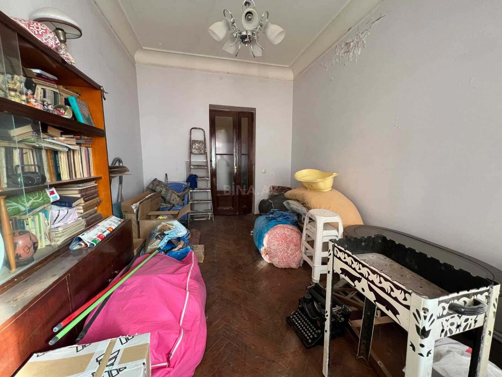 3 otaqlı Köhnə tikili, Nəsimi r., Bakı