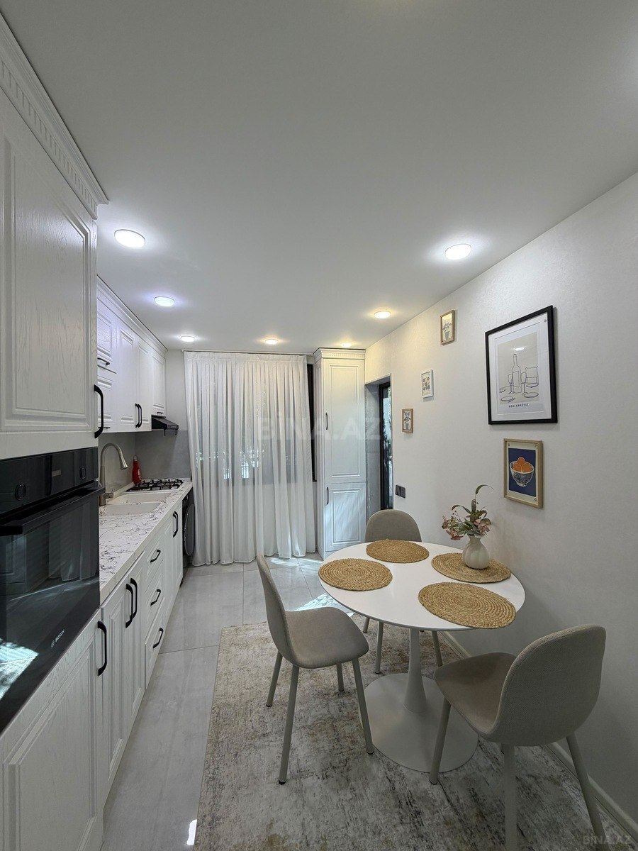 2 otaqlı Köhnə tikili, Bakıxanov q., Bakı