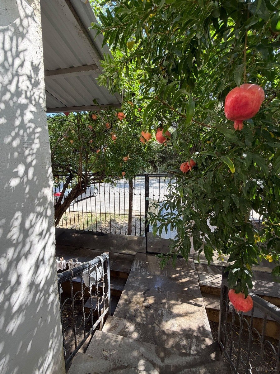 2 otaqlı Köhnə tikili, Bakıxanov q., Bakı
