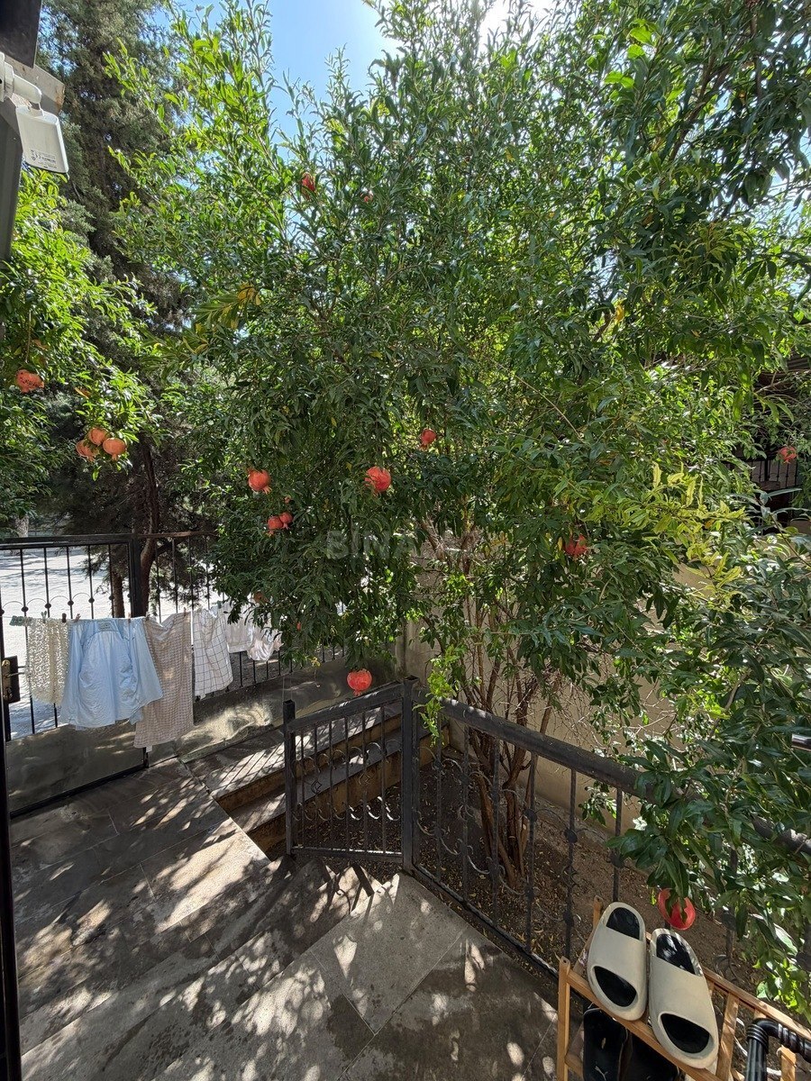 2 otaqlı Köhnə tikili, Bakıxanov q., Bakı
