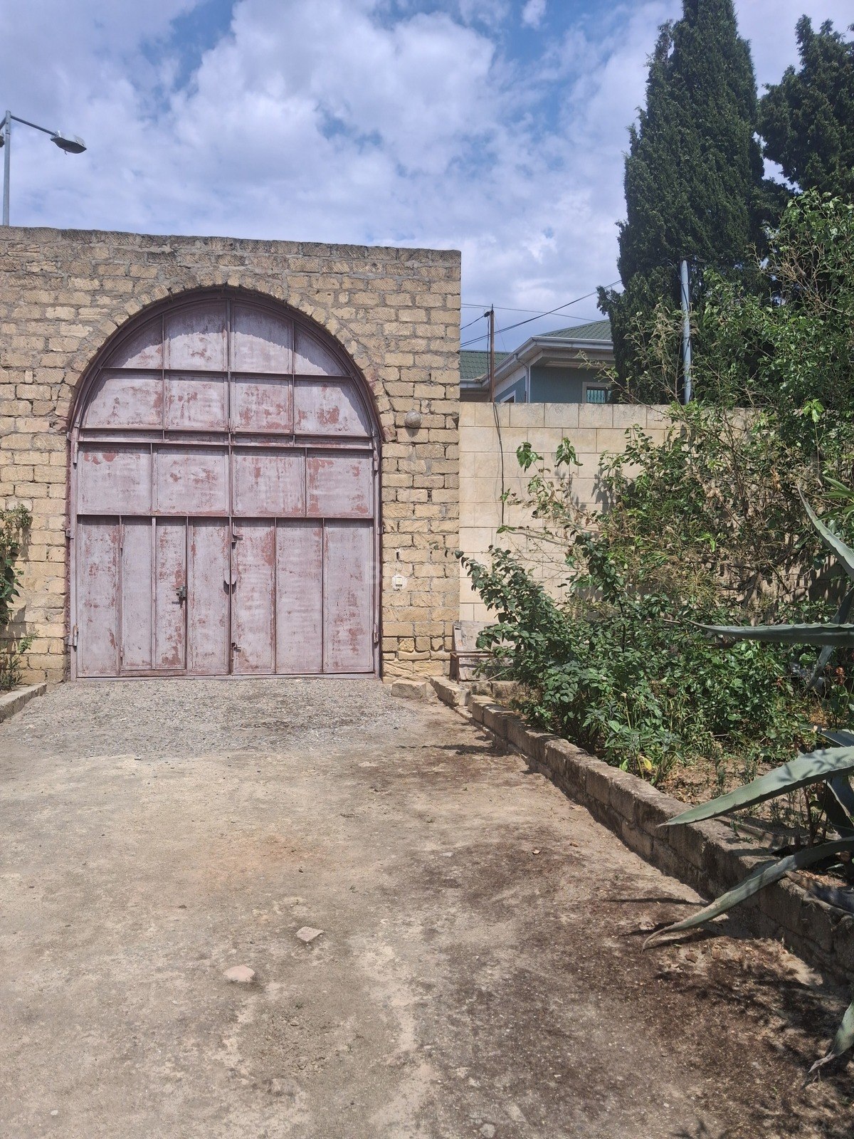 Torpaq Qaraçuxur q., Bakı