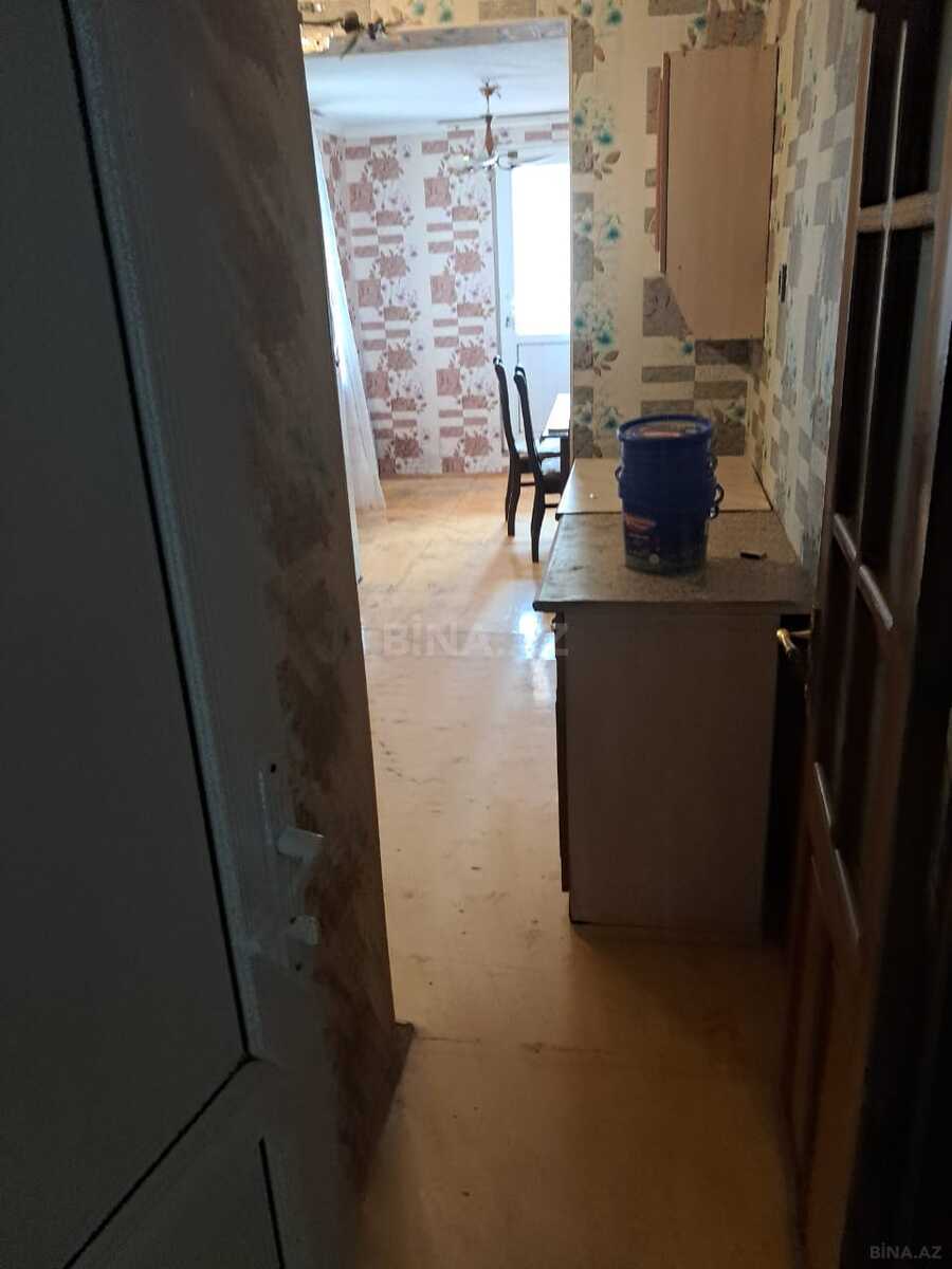3 otaqlı Köhnə tikili, Neftçilər m., Bakı