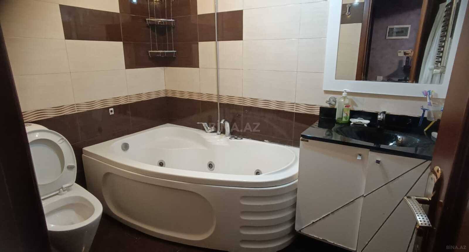 2 otaqlı Köhnə tikili, Elmlər Akademiyası m., Bakı