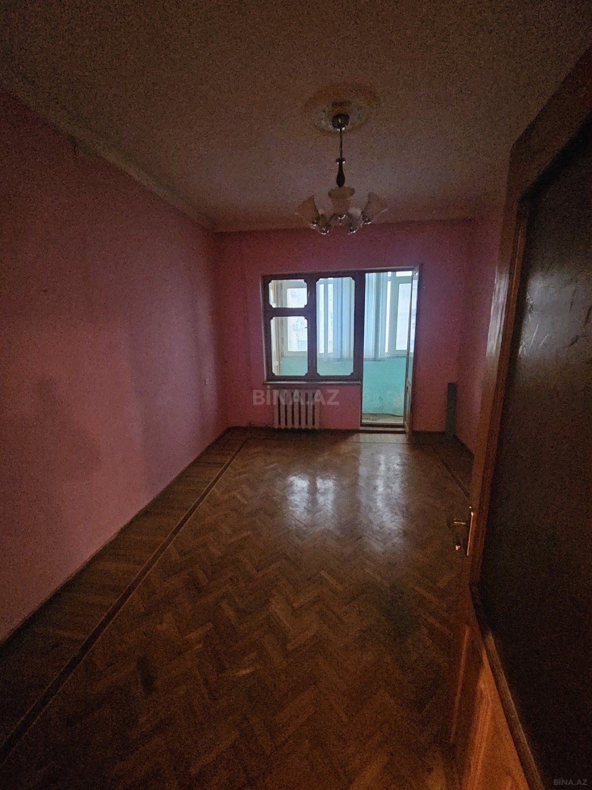 3 otaqlı Köhnə tikili, Memar Əcəmi m., Bakı