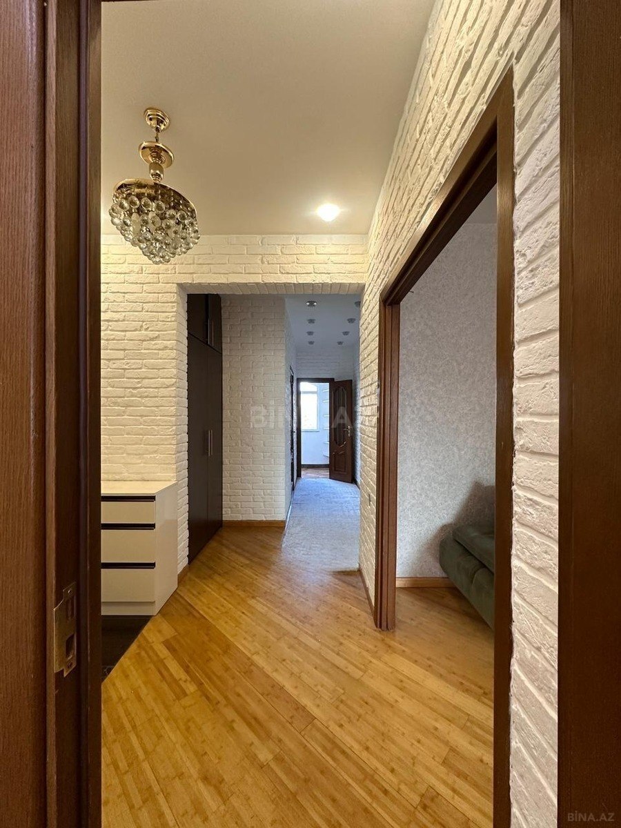 2 otaqlı Köhnə tikili, Elmlər Akademiyası m., Bakı