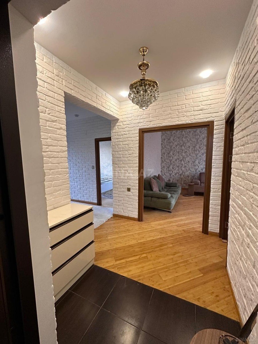 2 otaqlı Köhnə tikili, Elmlər Akademiyası m., Bakı