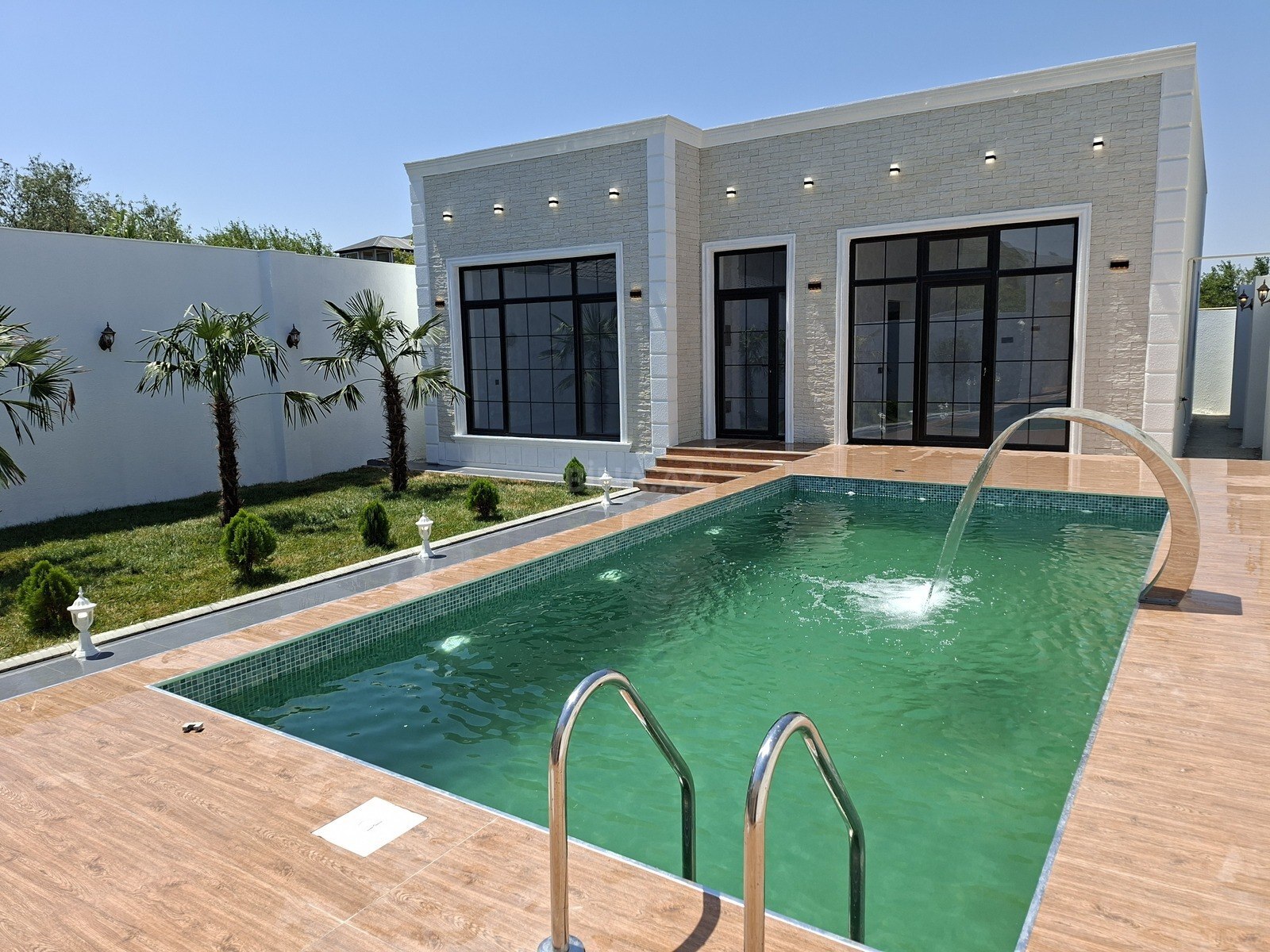 4 otaqlı Həyət evi/Bağ evi, Novxanı q., Bakı