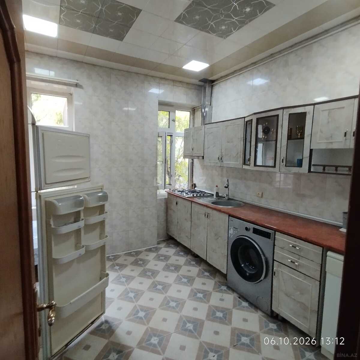 4 otaqlı Köhnə tikili, Nəsimi r., Bakı