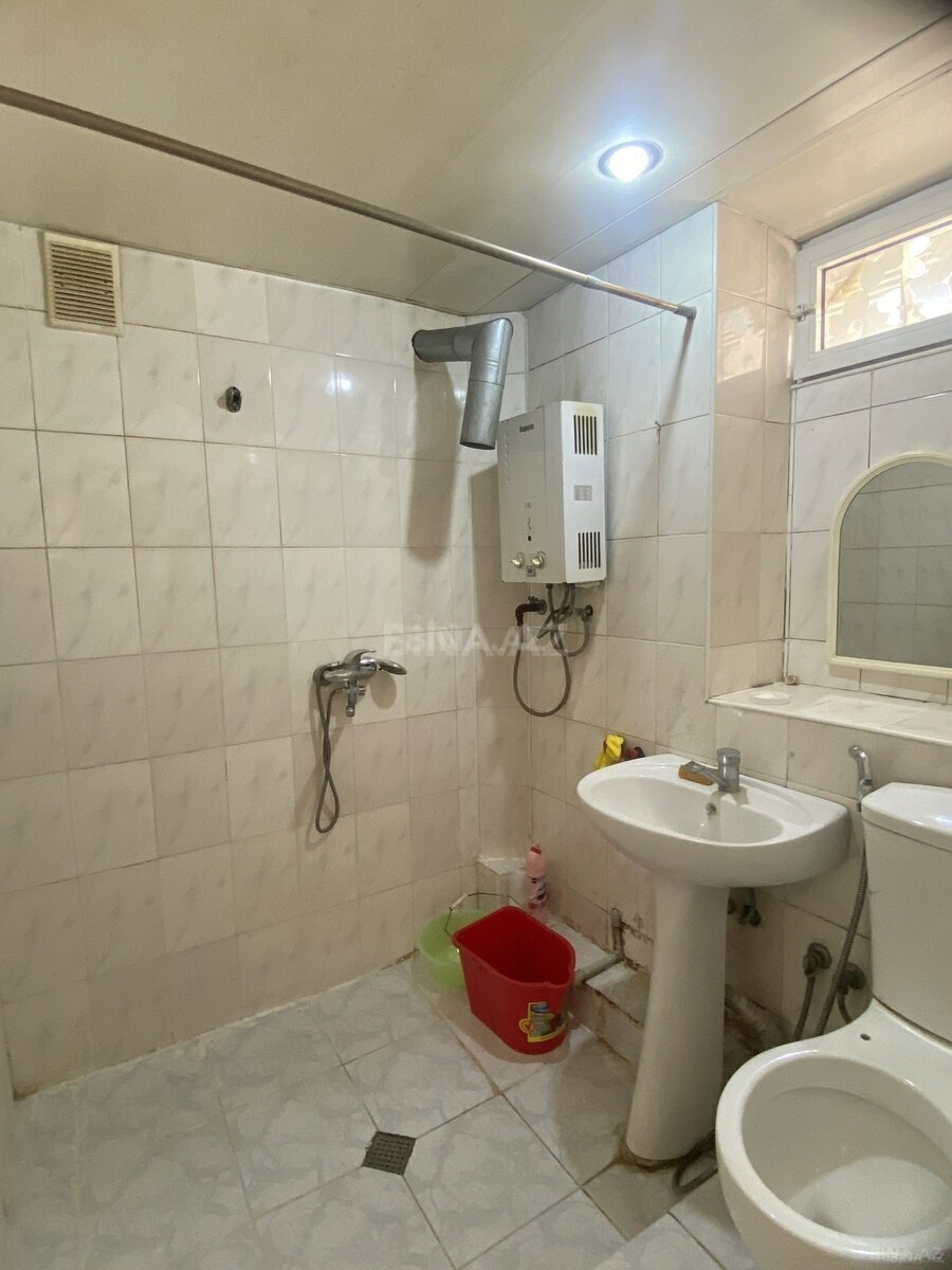 2 otaqlı Köhnə tikili, Bakıxanov q., Bakı