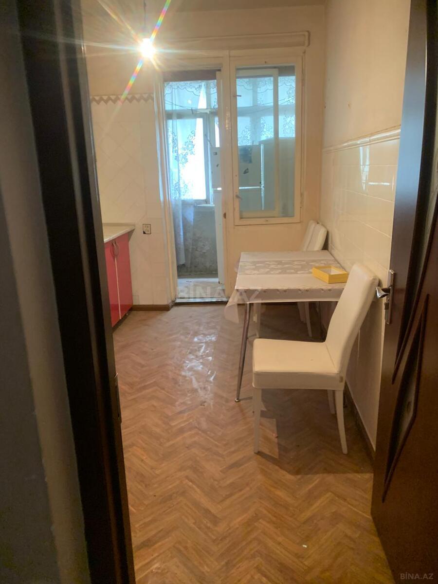 2 otaqlı Köhnə tikili, İnşaatçılar m., Bakı