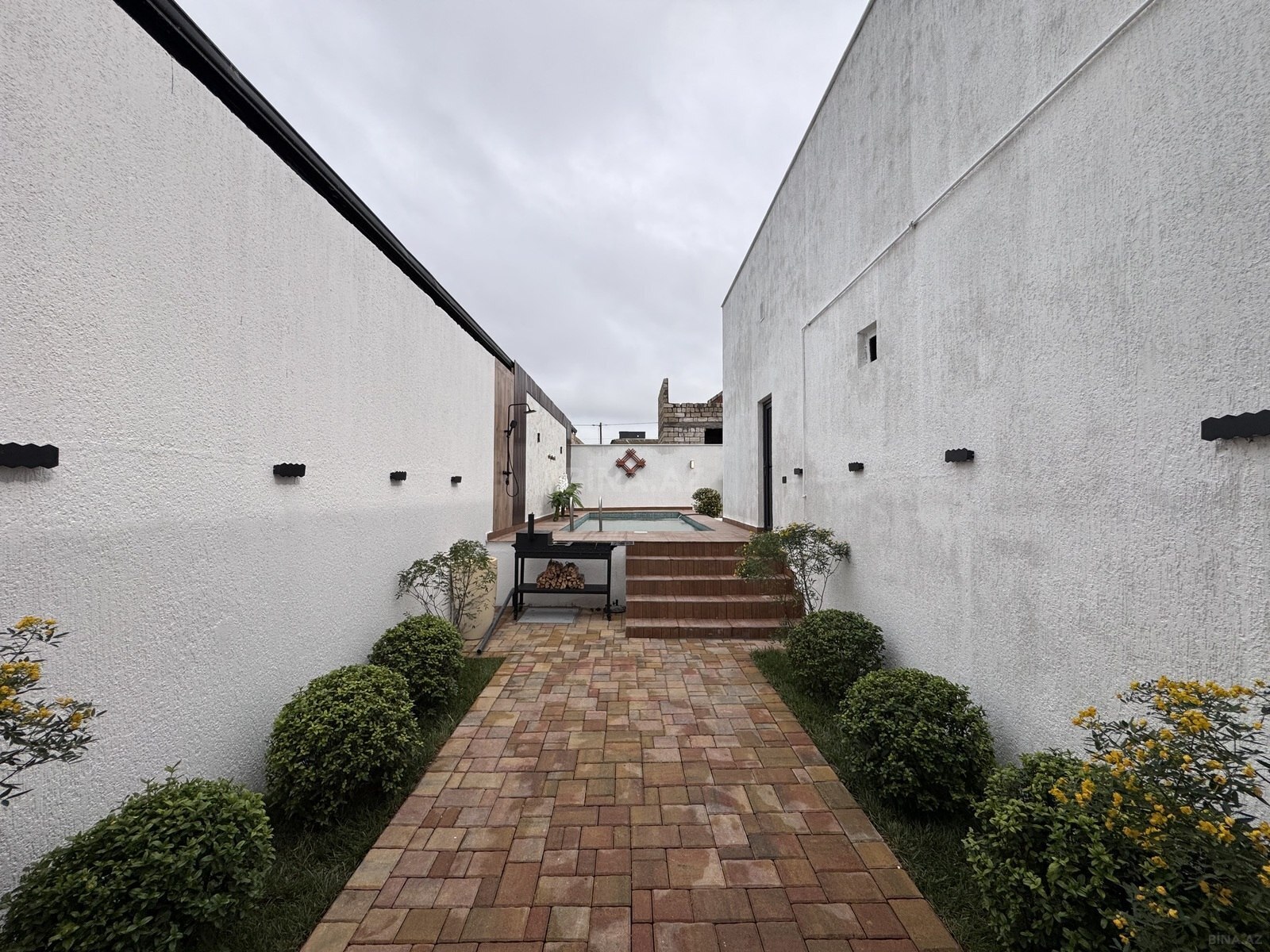 4 otaqlı Həyət evi/Bağ evi, Şüvəlan q., Bakı